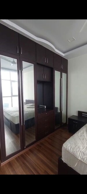 Room in 3 BHK Apartment at Lodha Bellezza Sky Villas, Kukatpally – for Rent
