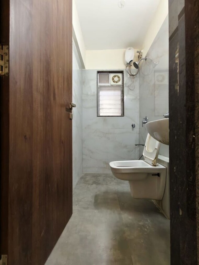 Bathroom, royal-eksar-apartment 1.5 Bedroom 535 Sq.Ft. Apartment In Borivali West Mumbai 10584591