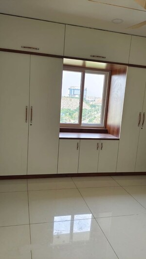 Room in 3 BHK Apartment at Madhapur – for Rent
