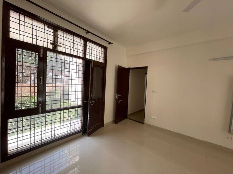 Room, sector 57 4 Bedroom 2200 Sq.Ft. Builder Floor In Sector 57 Gurgaon 10584698