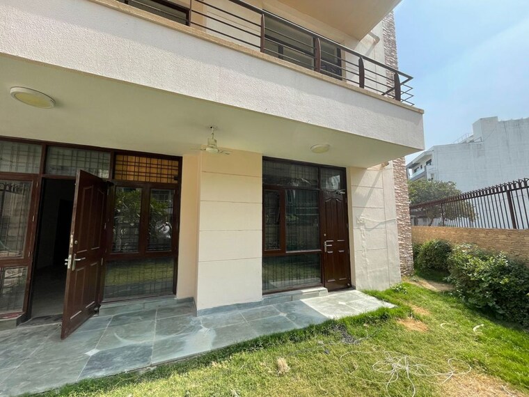 Exterior View, sector 57 4 Bedroom 2200 Sq.Ft. Builder Floor In Sector 57 Gurgaon 10584698