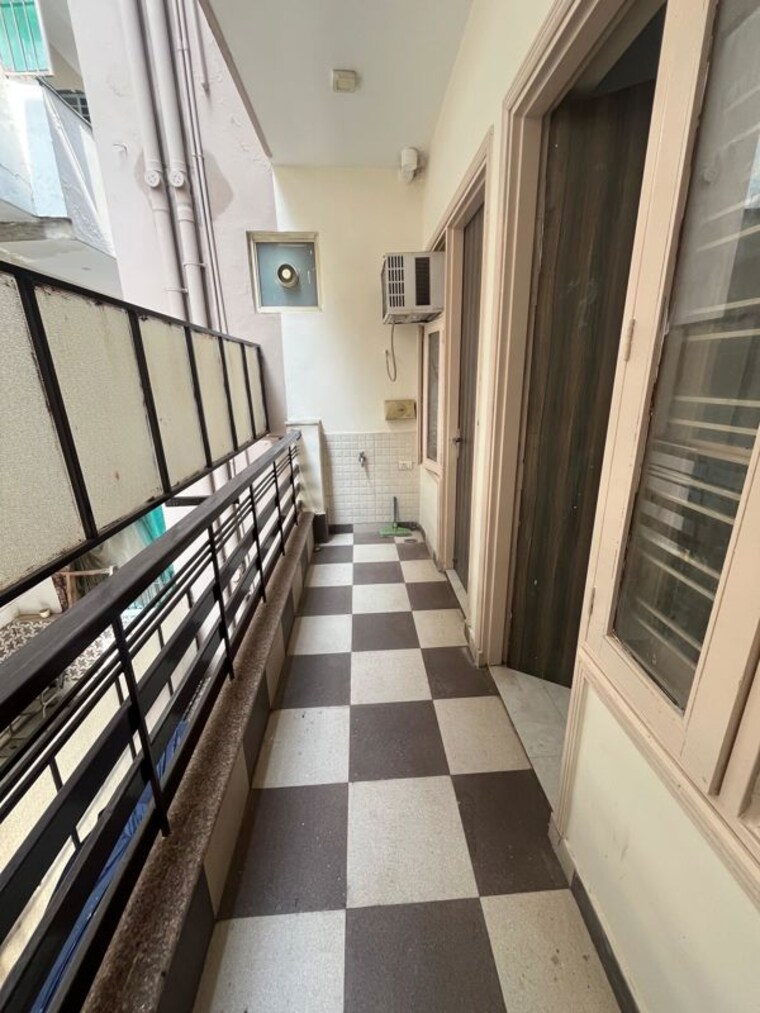Balcony, sector 47 3 Bedroom 1750 Sq.Ft. Builder Floor In Sector 47 Gurgaon 10584711
