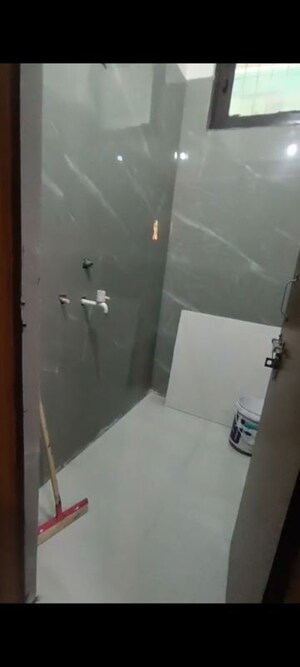 Furnished Amenities in 2 BHK Builder Floor at Pratap Vihar – for Sale