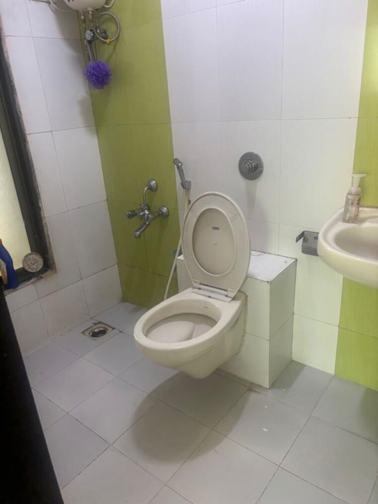 Bathroom, amann-marina 2 Bedroom 920 Sq.Ft. Apartment In Worli Mumbai 10584697