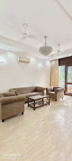 2 BHK + Servant Room Apartment For Rent in Defence Colony