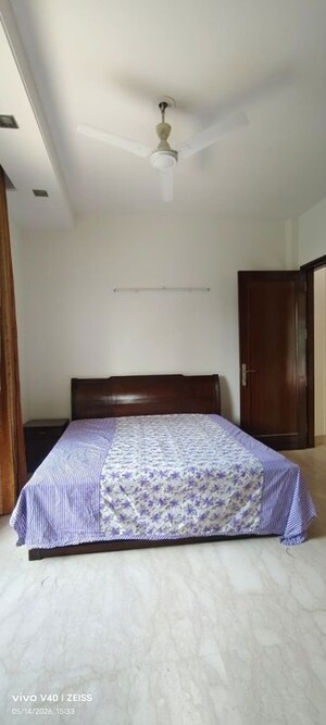Bedroom in 2 BHK Apartment at Defence Colony – for Rent
