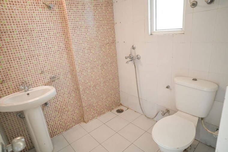 Bathroom, value-meadows-vista 2 Bedroom 1028 Sq.Ft. Apartment In Raj Nagar Extension Ghaziabad 10584705