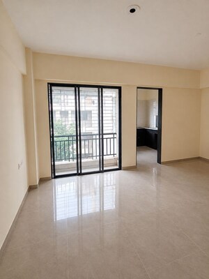 Room in 1 BHK Apartment at K M Horizon Palms 2, Owale – for Rent