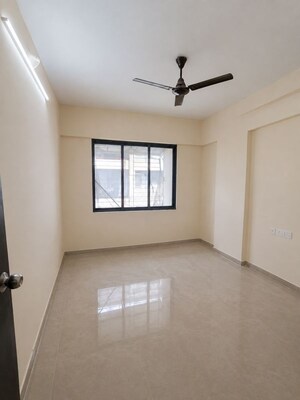Room in 1 BHK Apartment at K M Horizon Palms 2, Owale – for Rent