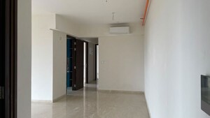 Room in 3 BHK Apartment at Kalpataru Magnus, Bandra East – for Rent