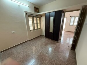 Room in 2 BHK Builder Floor at Jeevan Bima Nagar – for Rent