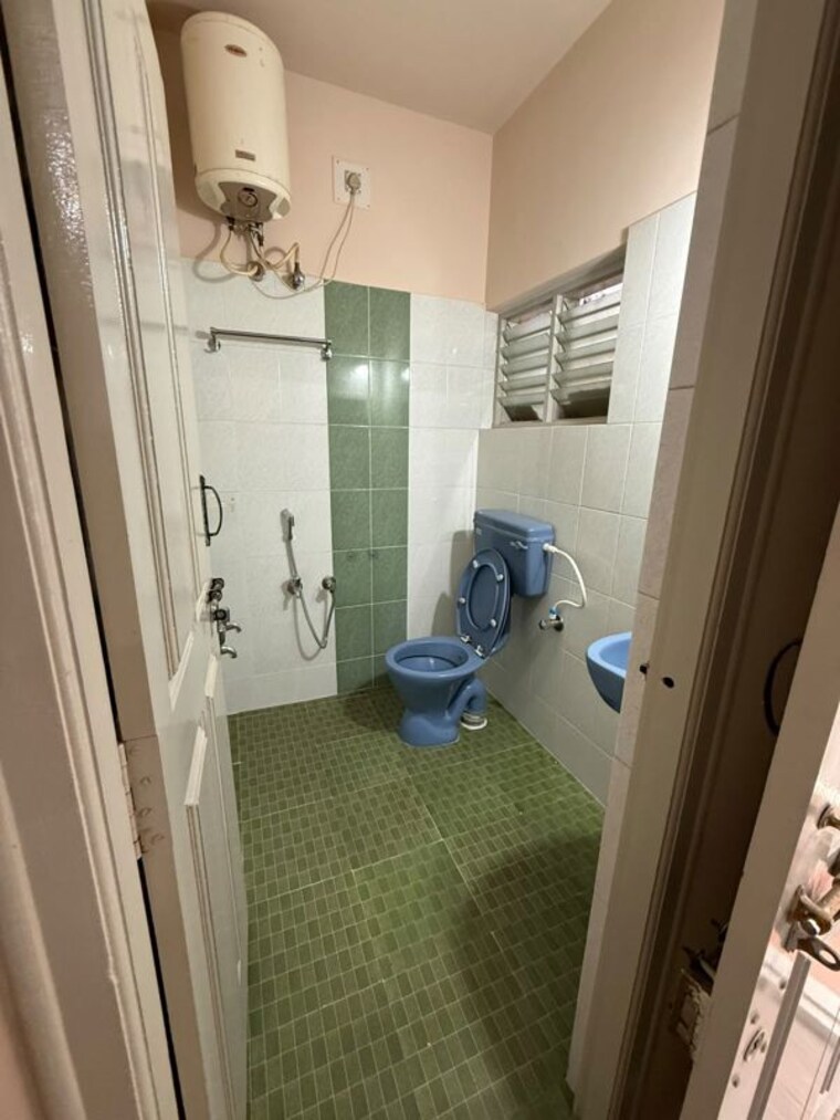 Bathroom, jeevan bima nagar 2 Bedroom 750 Sq.Ft. Builder Floor In Jeevan Bima Nagar Bangalore 10584767