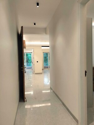 Building Lobby in 3 BHK Builder Floor at Sector 43 – for Rent