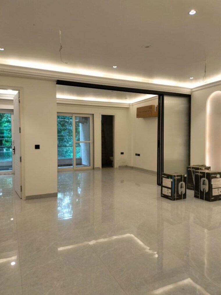  Parking, sector 43 3 Bedroom 1700 Sq.Ft. Builder Floor In Sector 43 Gurgaon 10584778