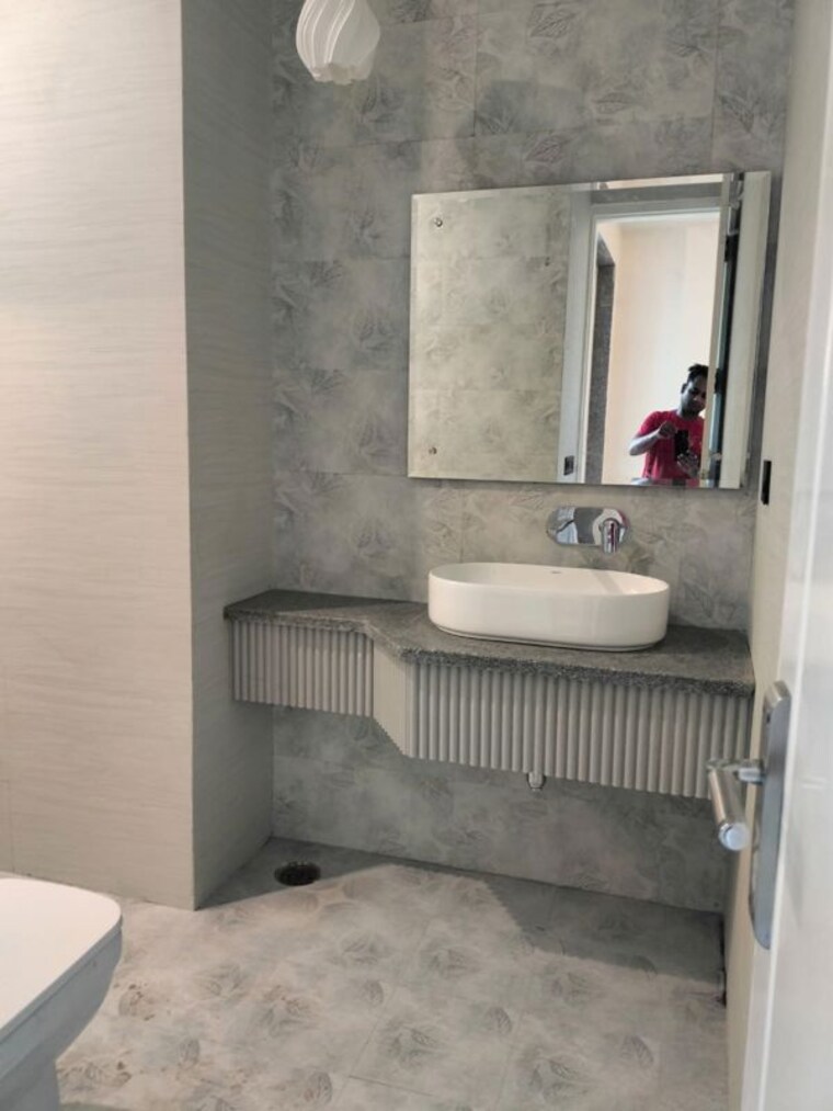 Bathroom, sector 43 3 Bedroom 1700 Sq.Ft. Builder Floor In Sector 43 Gurgaon 10584778