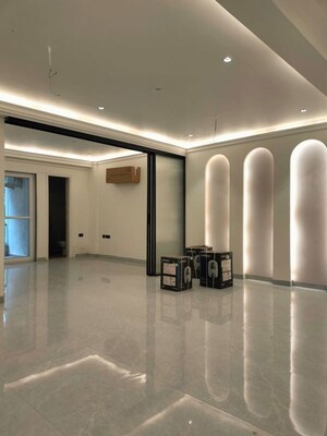 Parking in 3 BHK Builder Floor at Sector 43 – for Rent