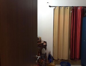 Room in 2.5 BHK Apartment at Rustomjee Elanza, Malad West – for Rent