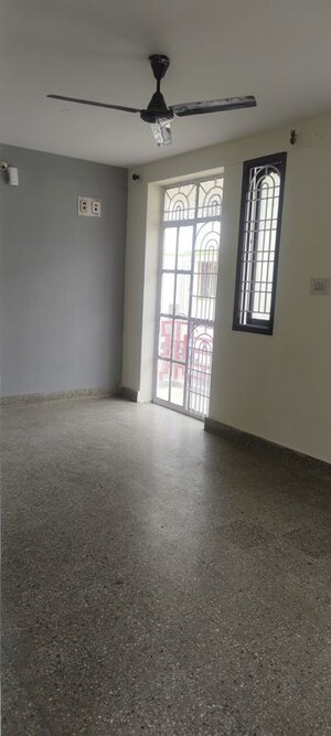 Room in 2 BHK Builder Floor at Jeevan Bima Nagar – for Rent