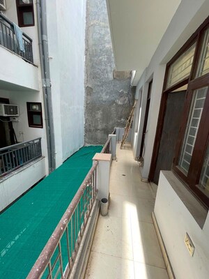 Balcony in 2 BHK Builder Floor at Sector 43 – for Rent