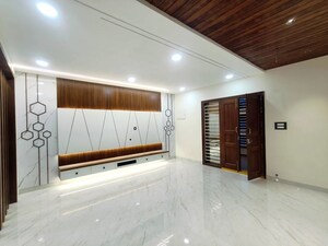 Kitchen in 3 BHK Builder Floor at Mahatma Gandhi Inner Ring Road – for Sale