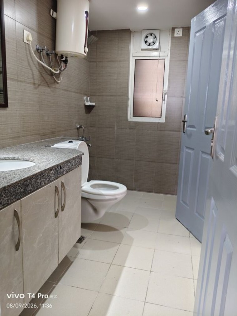 Bathroom, 3c-lotus-panache 4 Bedroom 2800 Sq.Ft. Apartment In Sector 110 Noida 10584812