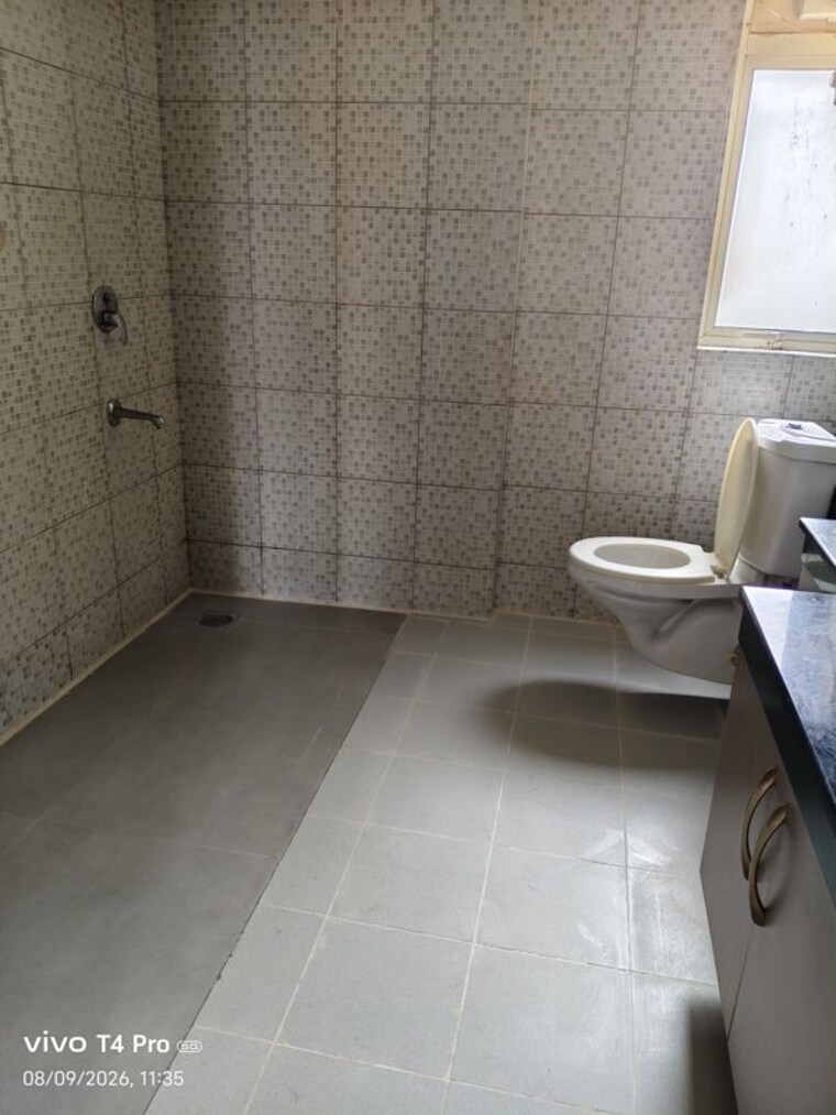 Bathroom, 3c-lotus-panache 4 Bedroom 2800 Sq.Ft. Apartment In Sector 110 Noida 10584812