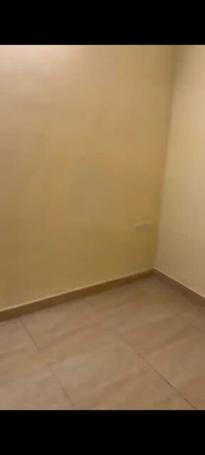 Room in 2 BHK Apartment at Gaur City 7th Avenue, Sector 4 Greater Noida – for Rent