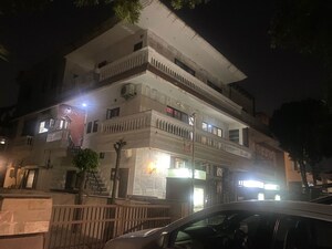 3 BHK Builder Floor For Rent in Sector 8