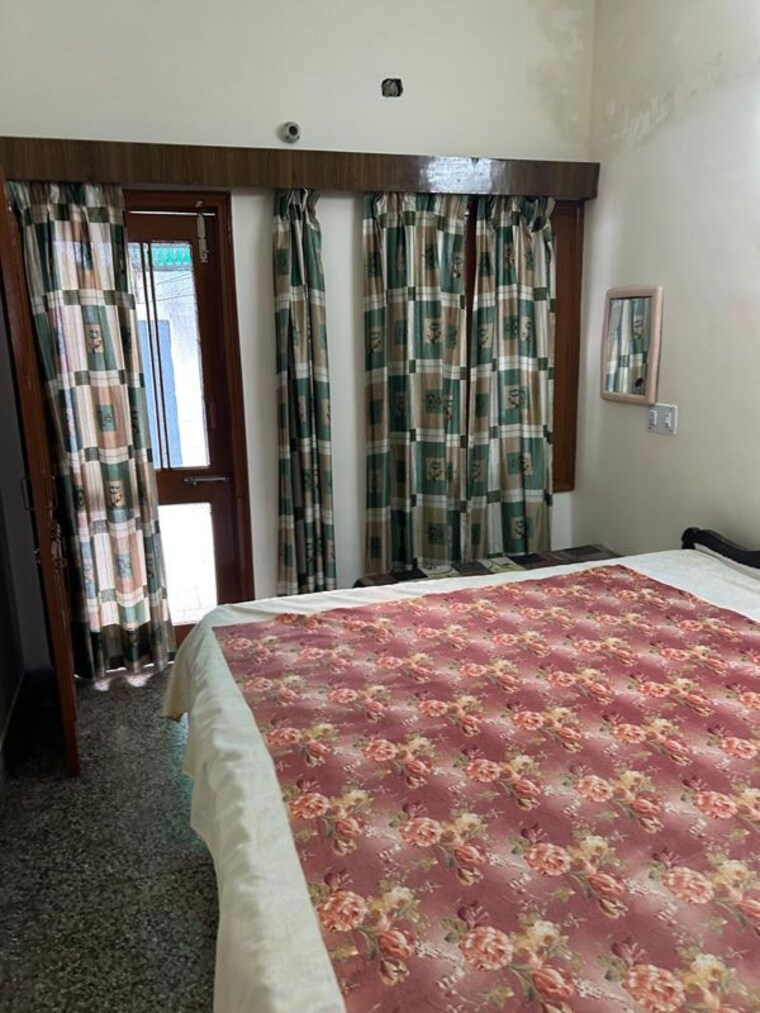 Bedroom, sector 32 2 Bedroom 200 Sq.Ft. Builder Floor In Sector 32 Chandigarh 10584847