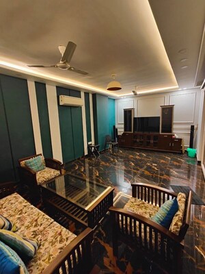 Bedroom in 4 BHK Builder Floor at Sector 43 – for Rent