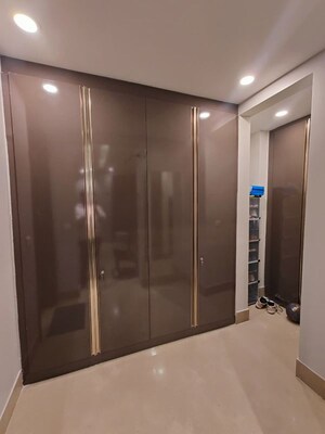Building Lobby in 4 BHK Builder Floor at Sector 43 – for Rent