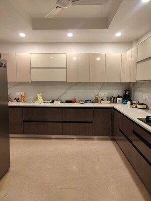 Kitchen in 4 BHK Builder Floor at Sector 43 – for Rent
