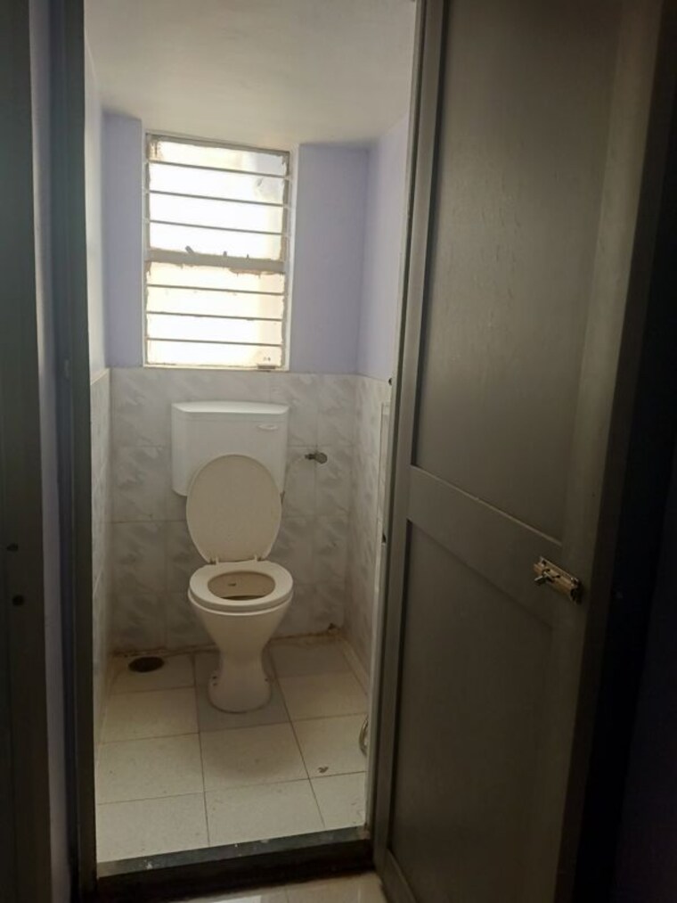 Bathroom, tingre nagar 1 Bedroom 800 Sq.Ft. Apartment In Tingre Nagar Pune 10584839