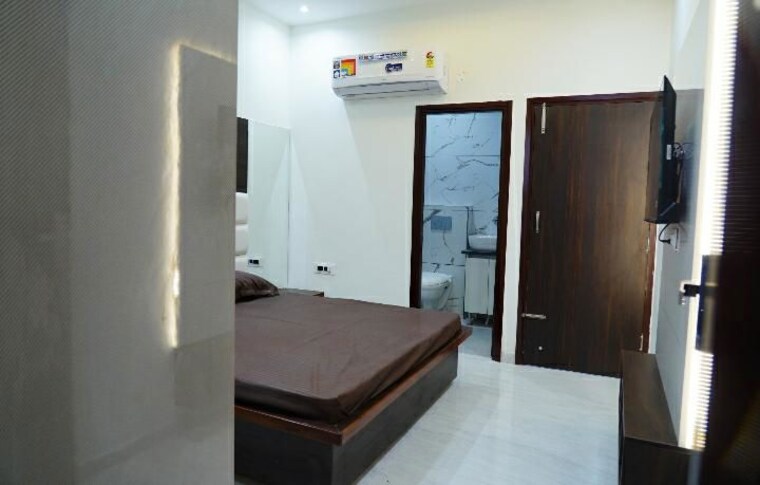 Room, aura-homes 1 Bedroom 1000 Sq.Ft. Apartment In Patiala Road Zirakpur 10584864