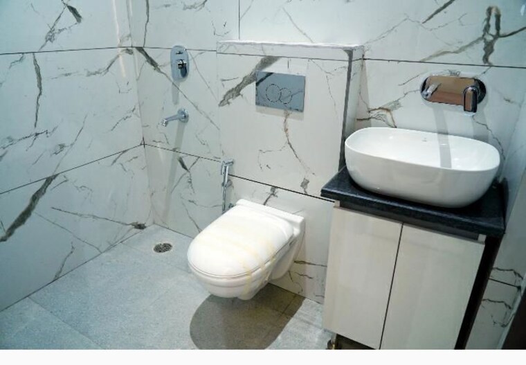 Bathroom, aura-homes 1 Bedroom 1000 Sq.Ft. Apartment In Patiala Road Zirakpur 10584864