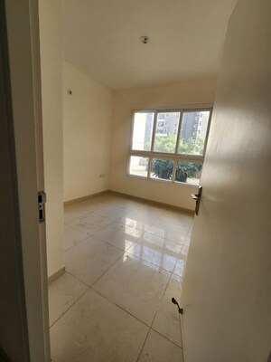 Room in 3 BHK Apartment at Godrej Aqua, International Airport Road – for Sale