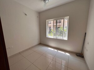 Room in 3 BHK Apartment at Godrej Aqua, International Airport Road – for Sale