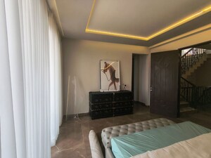 Bedroom in 6 BHK Independent House at Green Park Colony – for Sale