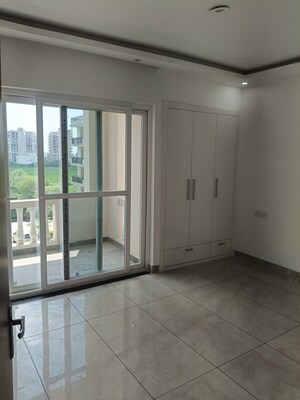 Room in 3 BHK Apartment at Motia Harmony Greens, Kishanpura – for Rent