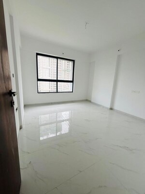 Room in 4 BHK Apartment at Kundan Spaces Emirus, Baner – for Sale