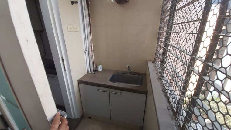 Bathroom, db-realty-shagun-towers 2 Bedroom 770 Sq.Ft. Apartment In Goregaon East Mumbai 10584938