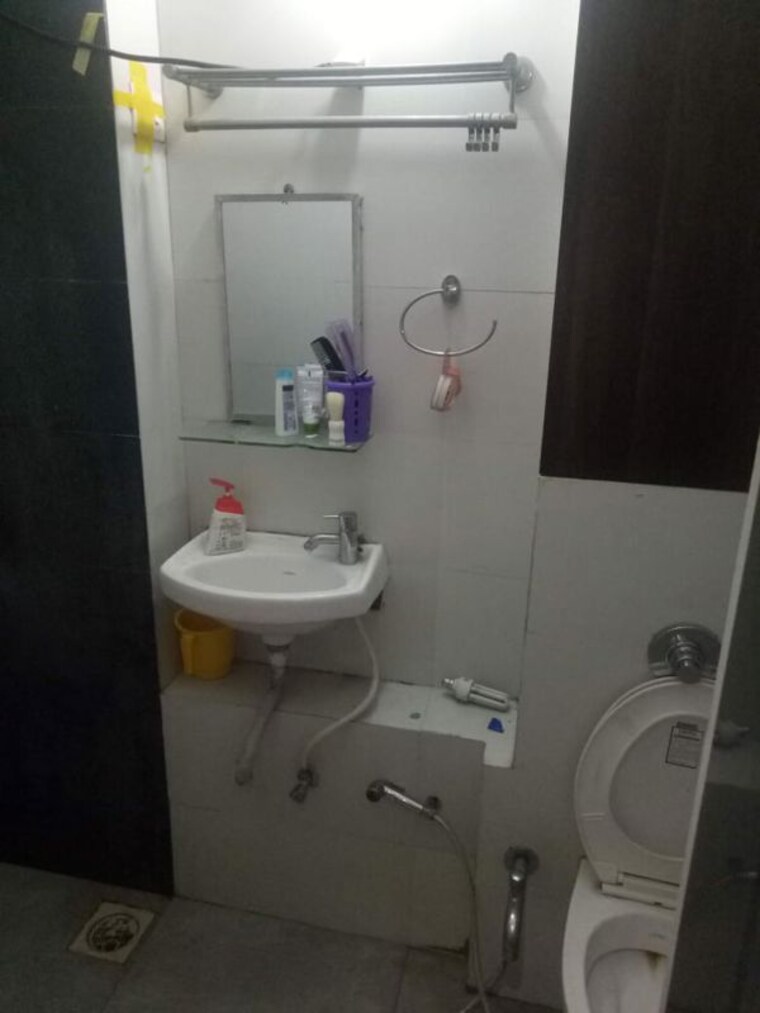 Bathroom, maharaja-retreat-chs 2 Bedroom 720 Sq.Ft. Apartment In Goregaon East Mumbai 10584950