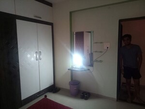 Room in 2 BHK Apartment at Maharaja Retreat CHS, Goregaon East – for Rent
