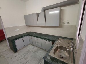 Kitchen in 3 BHK Builder Floor at Sector 43 – for Rent