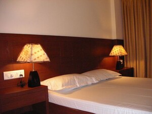 Bedroom in 3 BHK Apartment at Meenakshi Apartment, Goregaon East – for Rent