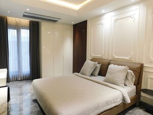 Bedroom in 5 BHK Penthouse at Vasant Kunj – for Sale