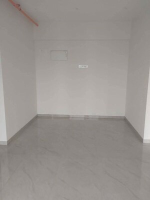 Room in 3 BHK Apartment at Vashi Sector 10 – for Rent