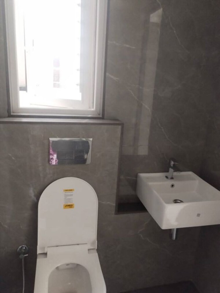 Bathroom, vashi sector 10 3 Bedroom 1160 Sq.Ft. Apartment In Vashi Sector 10 Navi Mumbai 10584966