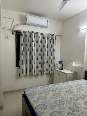 Bedroom in 1 BHK Apartment at Bhoiwada – for Rent