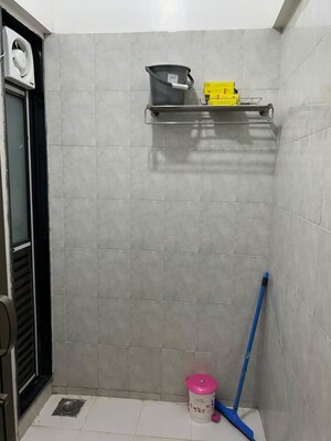 Bathroom in 1 BHK Apartment at Bhoiwada – for Rent